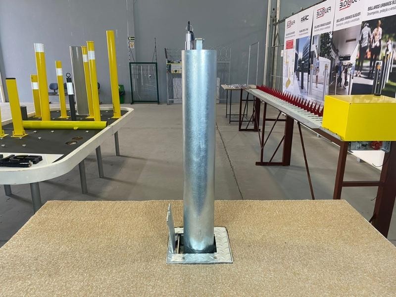 Bollard Fixo ou Bollard Retrátil: Qual é o Melhor para o Seu Projeto de Segurança?